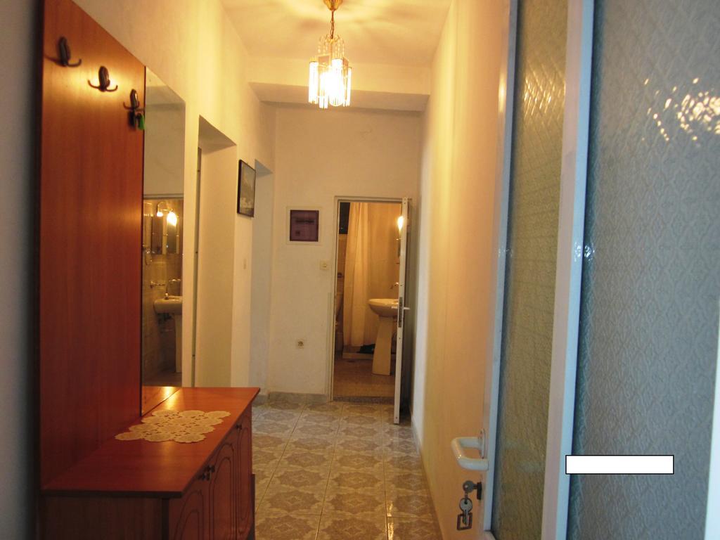 Guest House And Tavern Leo Sarande Ngoại thất bức ảnh