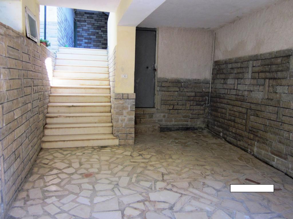 Guest House And Tavern Leo Sarande Ngoại thất bức ảnh