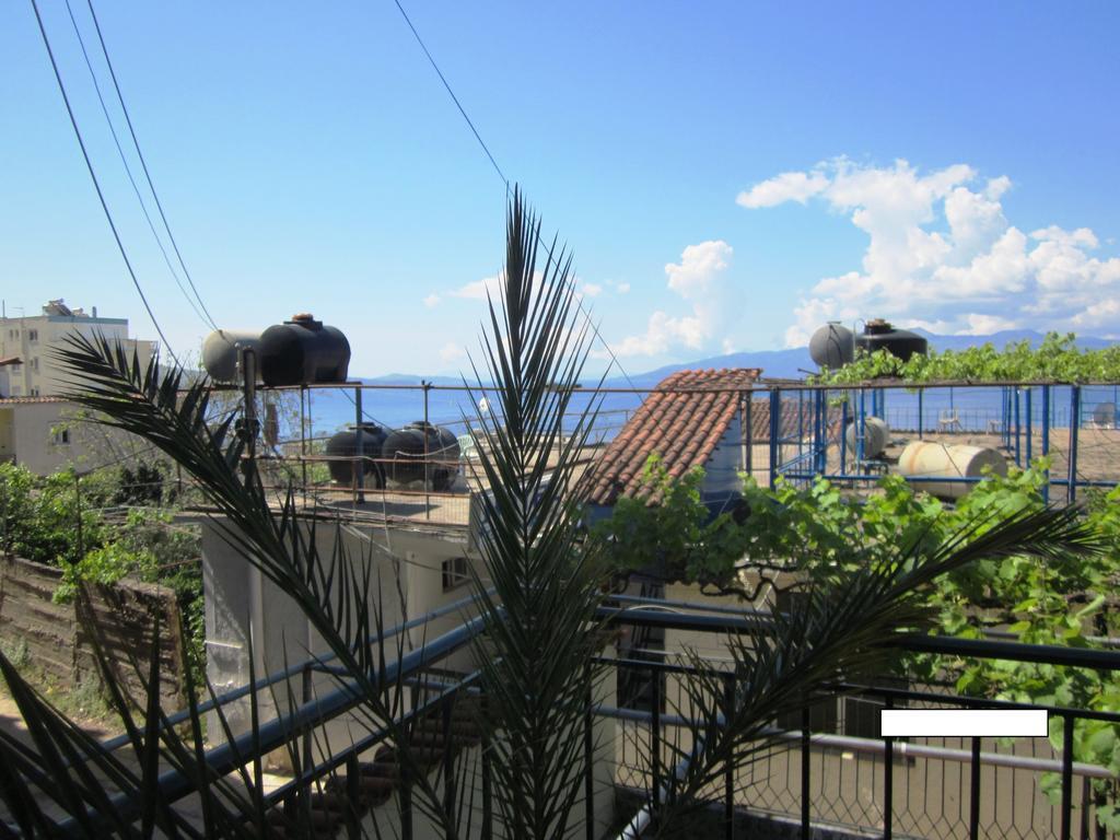 Guest House And Tavern Leo Sarande Ngoại thất bức ảnh