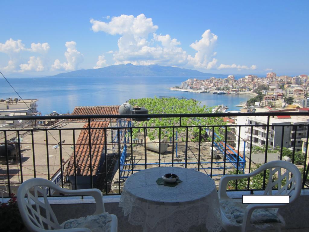 Guest House And Tavern Leo Sarande Ngoại thất bức ảnh