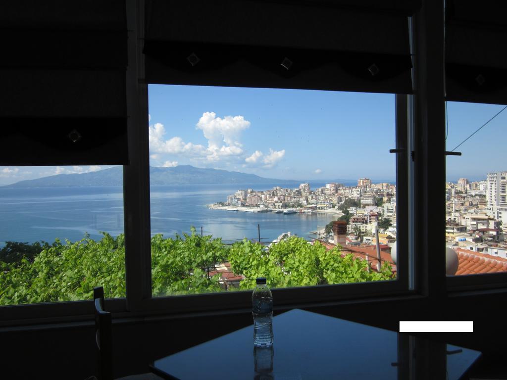 Guest House And Tavern Leo Sarande Ngoại thất bức ảnh